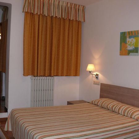 Hostal Muntanya Artesa de Segre Εξωτερικό φωτογραφία