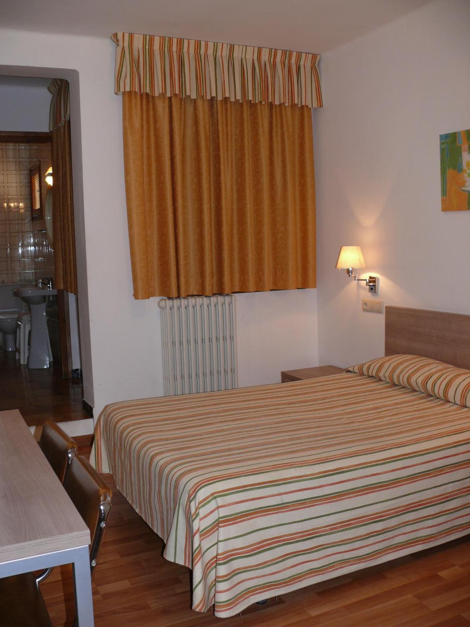 Hostal Muntanya Artesa de Segre Εξωτερικό φωτογραφία